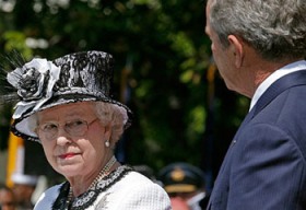 queen2 When George Met Elizabeth