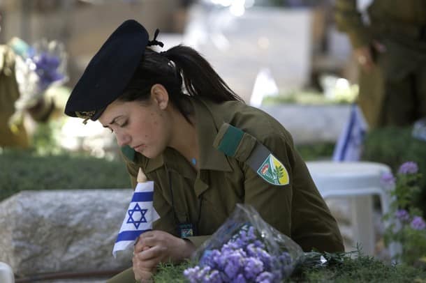 Israeli female soldier