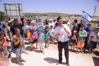 Ari Goldwag sang beautifully! (photo credit: שלומי שלמוני)