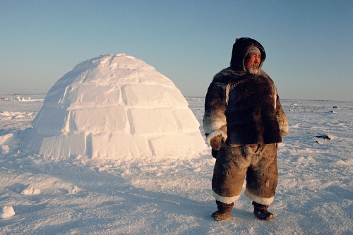 inuit-hunter-igloo