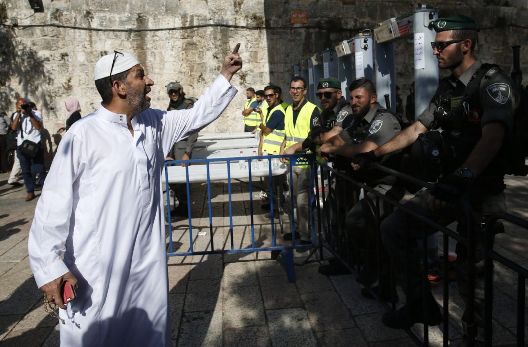 Muslim Worshippers Refuse to Enter Re-Opened Al Aqsa Mosque