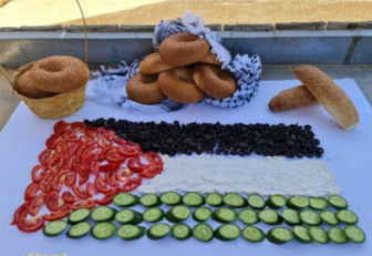 olive bagel cropped