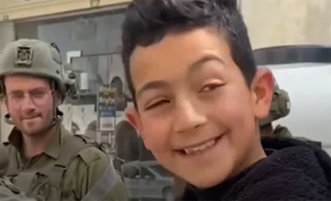 palestinian kid smiling