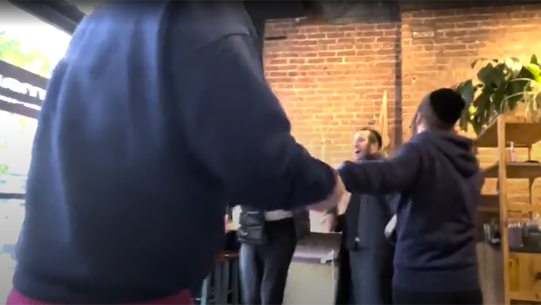 tamar juice bar dancing