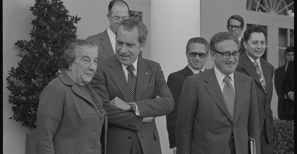 israeli-prime-minister-golda-meir-standing-with-president-richard-nixon-and-5258ff-1024