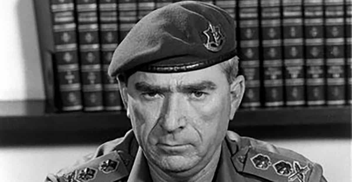 Rafael_Eitan,_Chief_of_General_Staff cropped