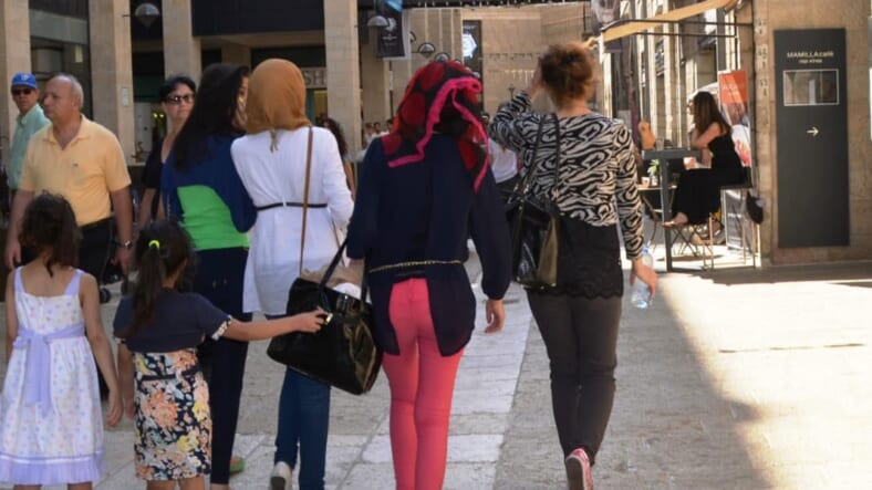 photo Arab girls, Jerusalem Mamilla Mall