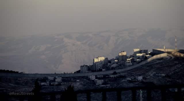 apartheid wall image, photo occupation fence.