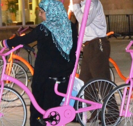 image woman burka, picture man and woman Arab, photo Palestinians Israel