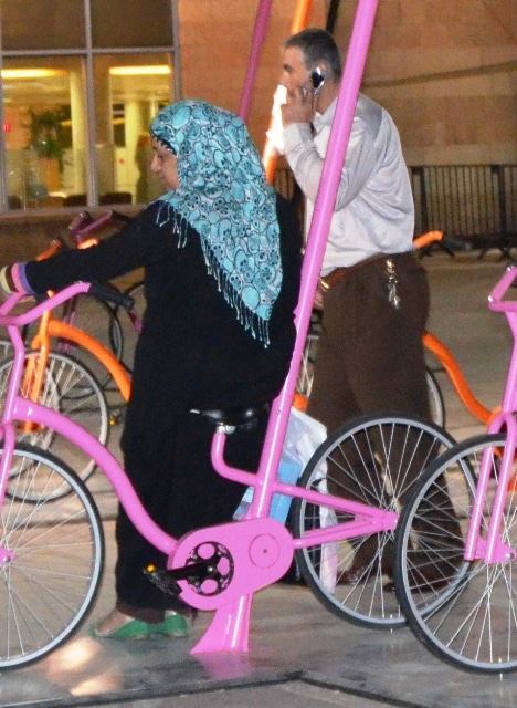 image woman burka, picture man and woman Arab, photo Palestinians Israel