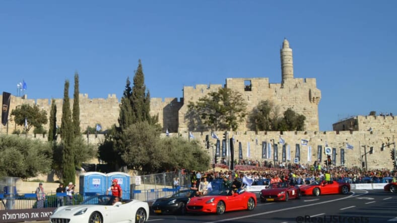 image of road show at start