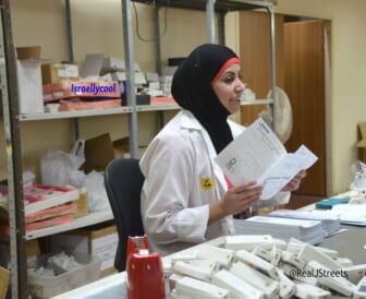Arab woman working in Israeli business