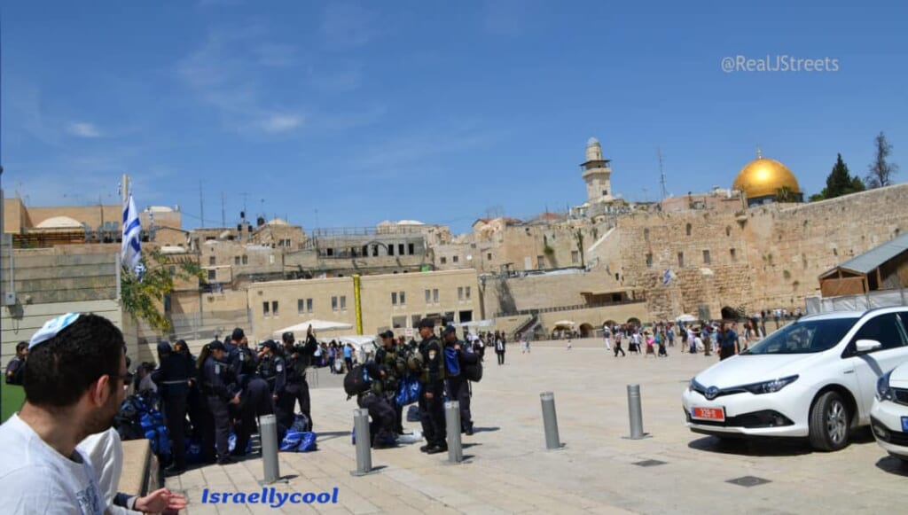 Friday after Muslim afternoon prayer in Old City police pack up to leave