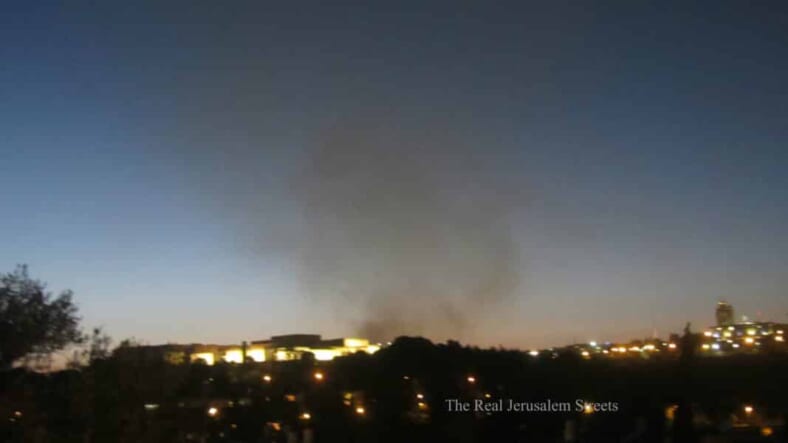 photo Jerusalem Forrest fire.