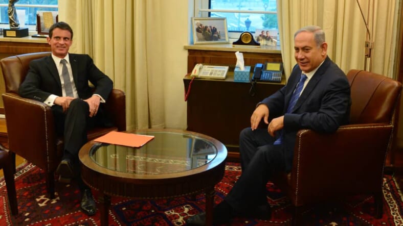 Official photo of Israel PM Netanyahu and French PM Manuel Valls
