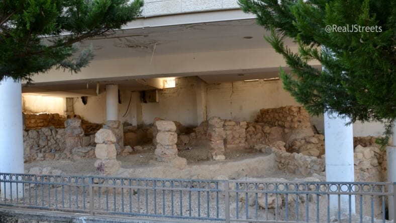 "To the King Hebron in ancient Hebrew 
