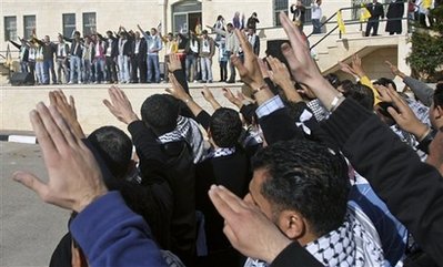 Palestinian heil - AP