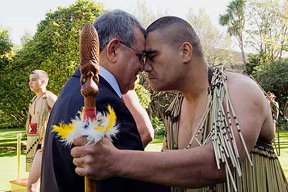 Maori nose press