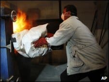 palestinian burning drugs