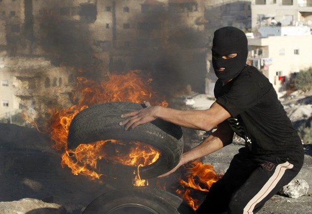 palestinian burning tire