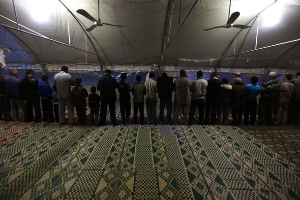 palestinian pray mosque - Reuters