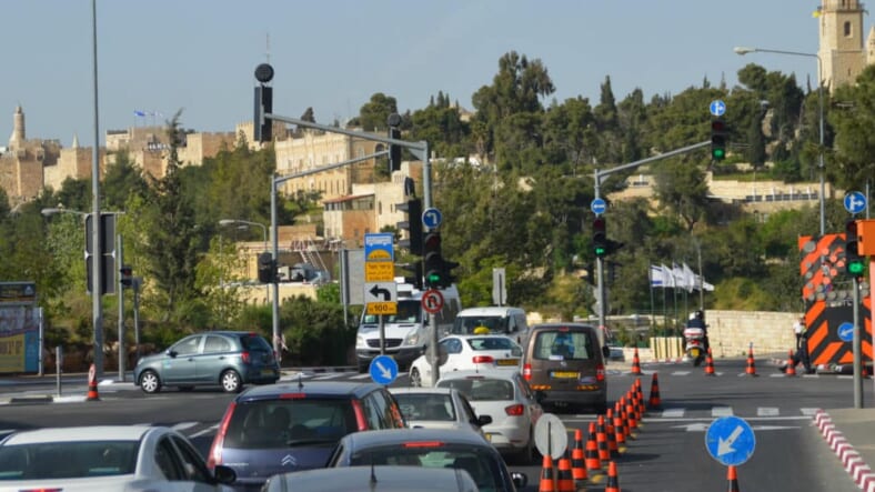 security blocking Jerusalem traffic