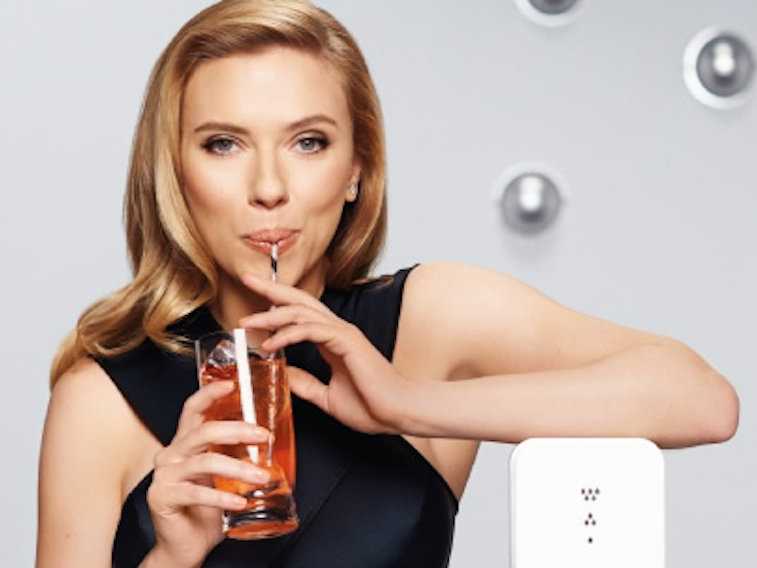 scarlett-johansson-and sodastream