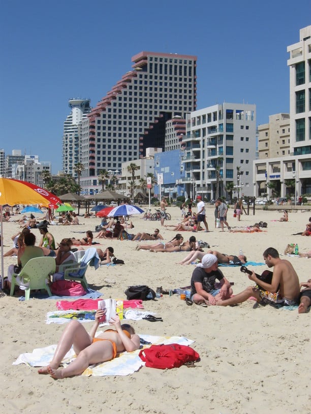 tel-aviv-hotel-beach